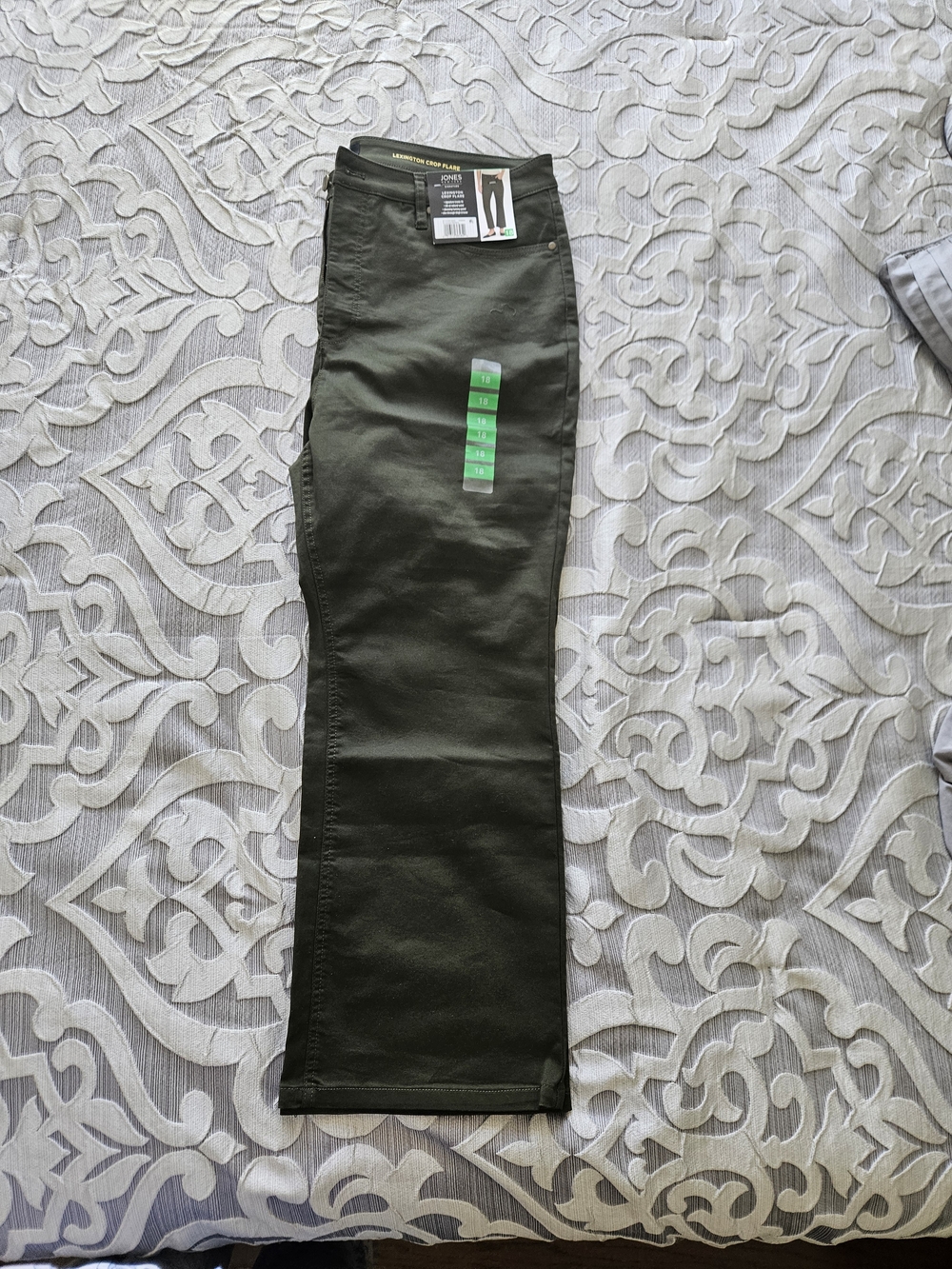 Jones New York Lexington Crop Flare